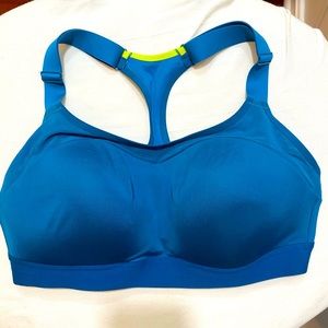 Brooks Daring Racerback 36D